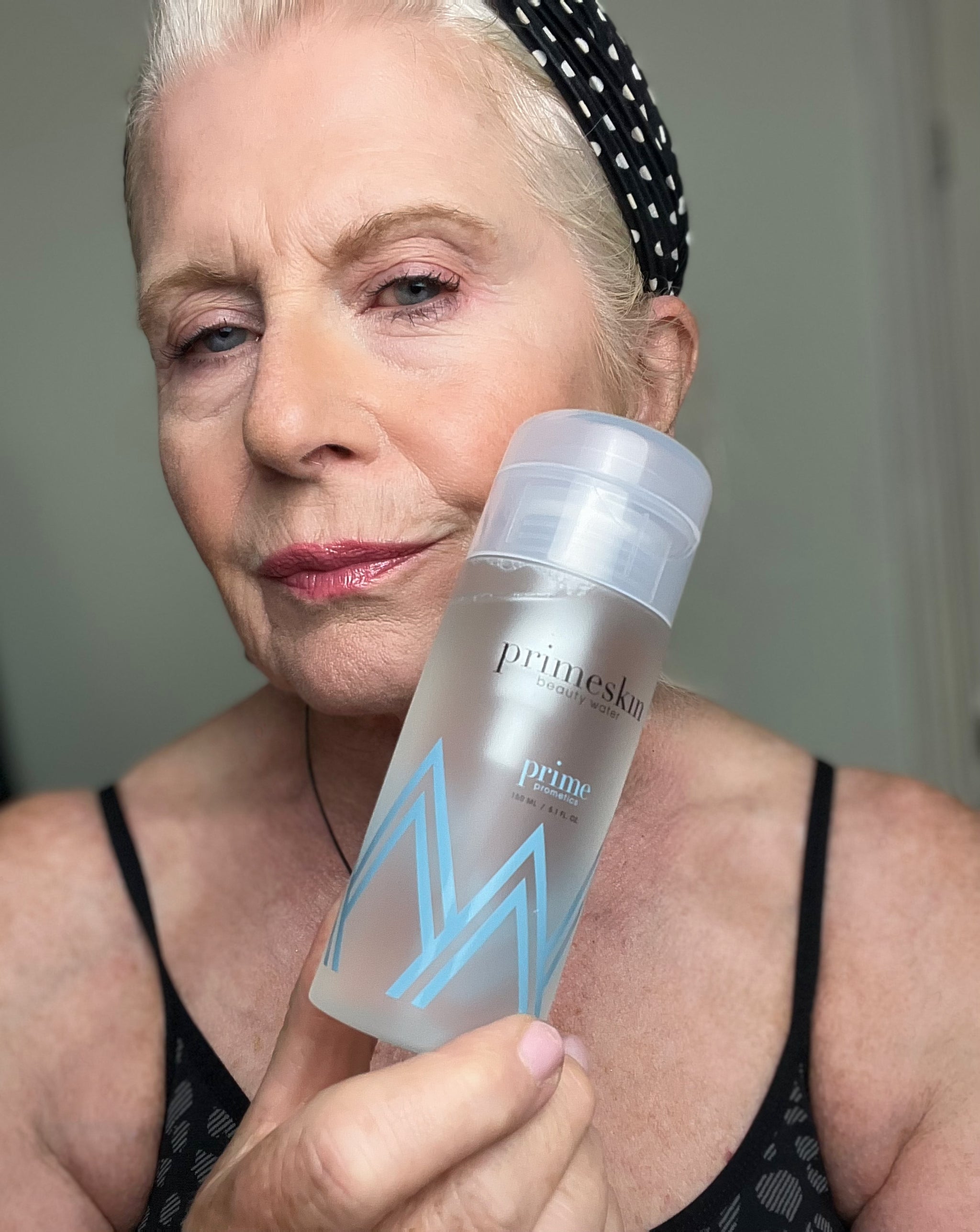 PrimeSkin Beauty Water: Intensiv Feuchtigkeitsspendender Make-up-Entferner.